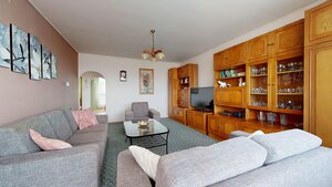 Na predaj priestranný rodinný dom s garážou v obci Brodské — foto 3