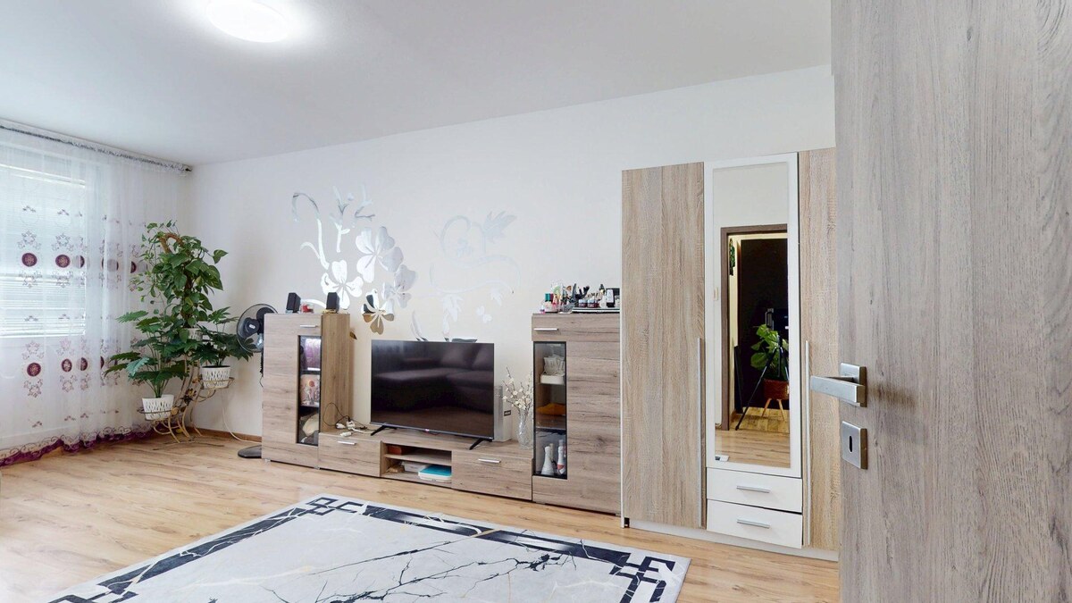 Veľký 2-izbový byt s balkónom vo vyhľadávanej lokalite pri Holíčskom z — foto 4