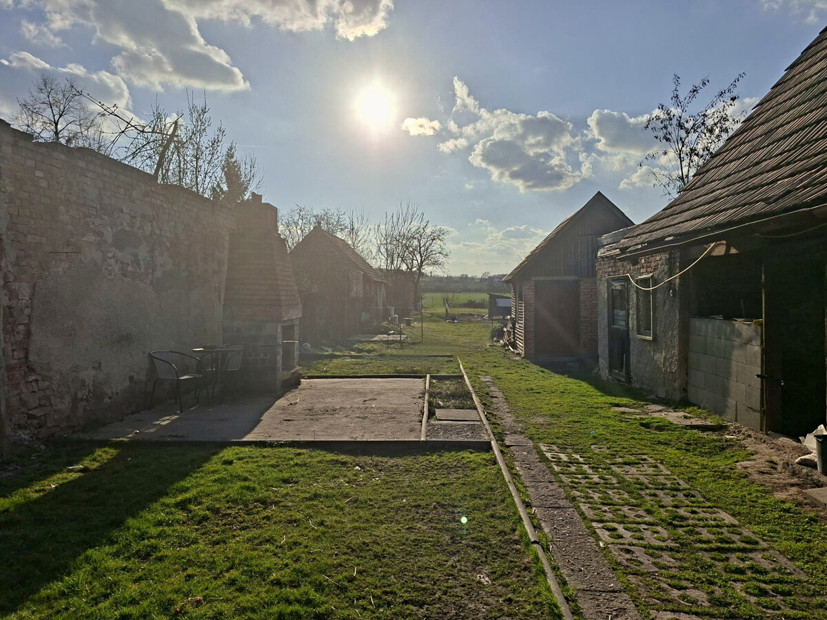 Na predaj dom s veľkým pozemkom v obci Prietržka, okr. Skalica. — foto 15