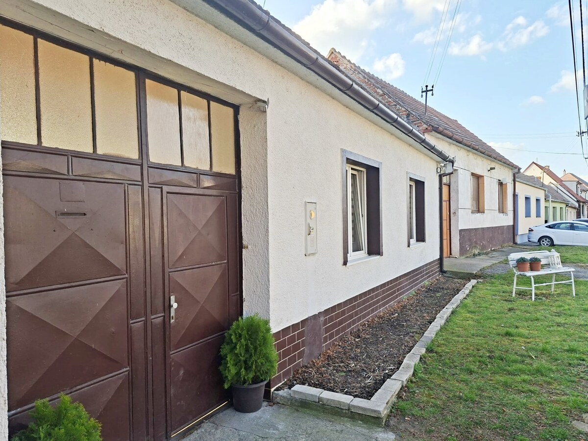 Na predaj dom s veľkým pozemkom v obci Prietržka, okr. Skalica. — foto 17