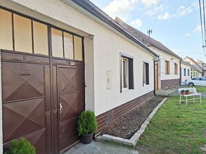 Na predaj dom s veľkým pozemkom v obci Prietržka, okr. Skalica. — foto 17