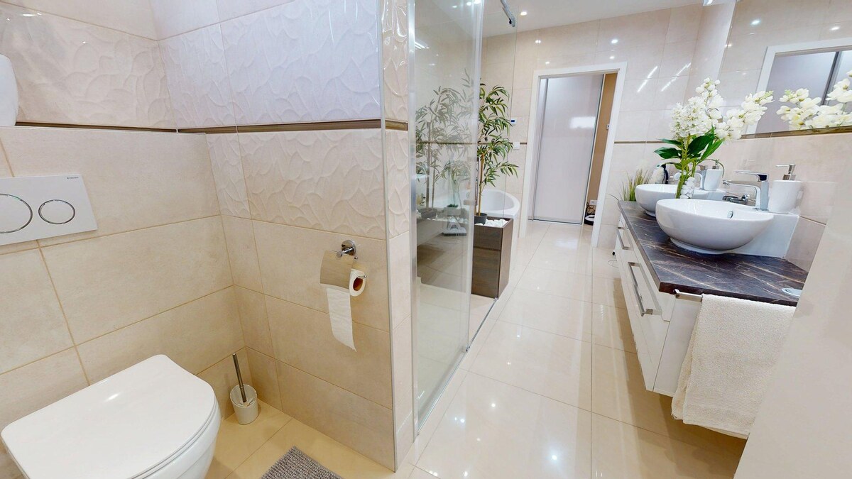 Moderný 4-izbový „EKO-KERAMICKÝ“ bungalov s bazénom v Holíči — foto 16