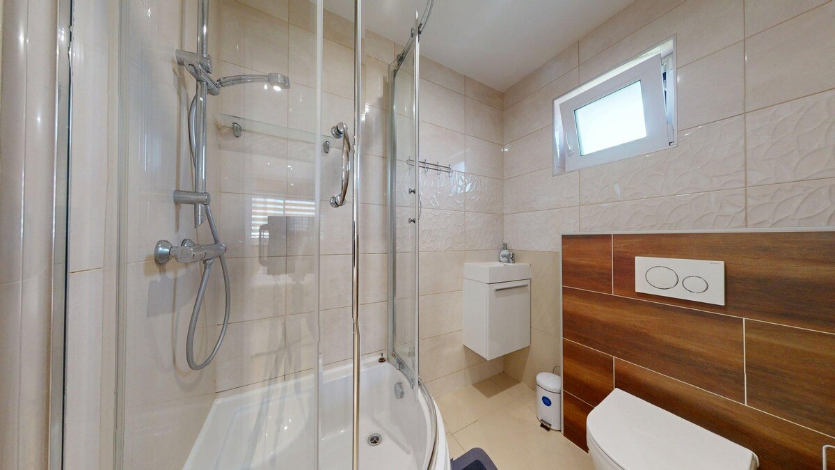 Moderný 4-izbový „EKO-KERAMICKÝ“ bungalov s bazénom v Holíči — foto 22