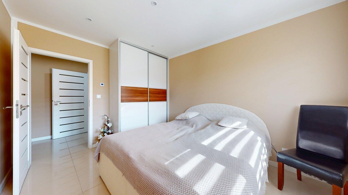 Moderný 4-izbový „EKO-KERAMICKÝ“ bungalov s bazénom v Holíči — foto 24