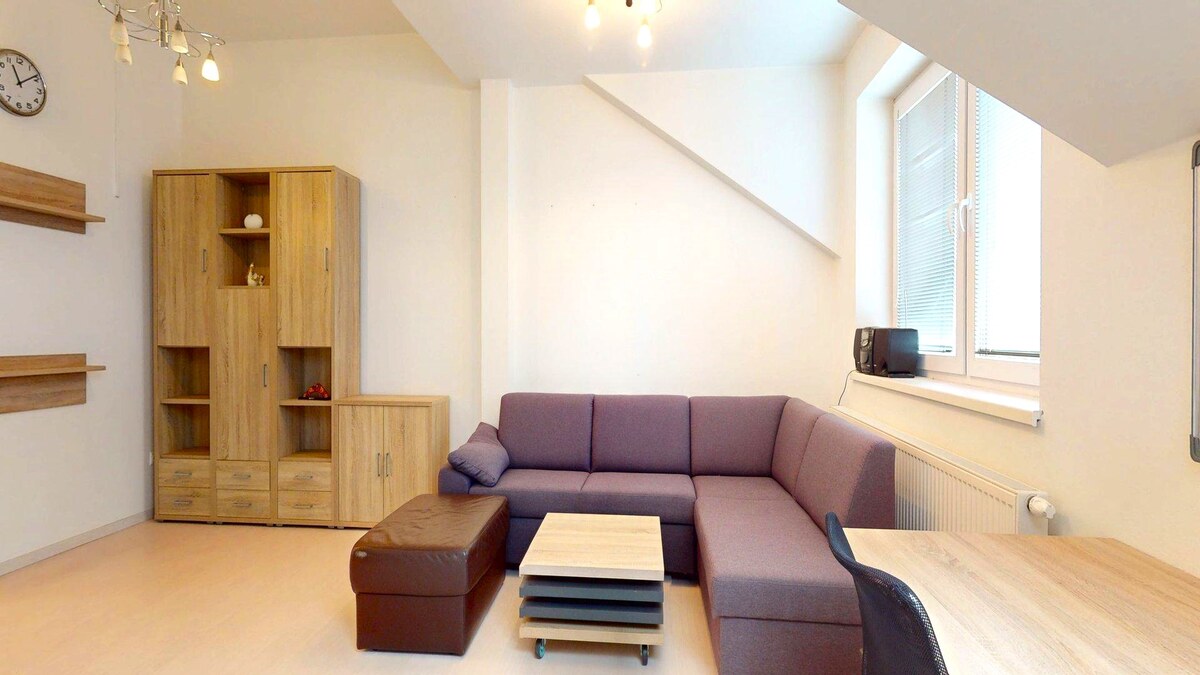 Na prenájom zariadené kancelárie v centre mesta Holíč — foto 4