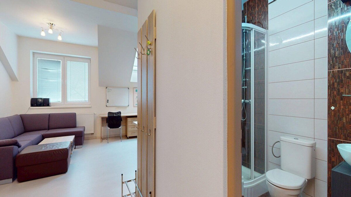 Na prenájom zariadené kancelárie v centre mesta Holíč — foto 7