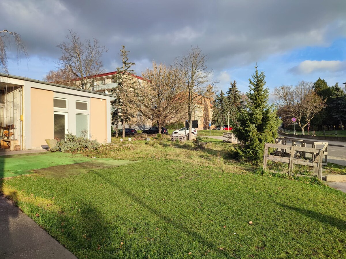 Na predaj podnikateľský priestor neďaleko centra  mesta Holíč — foto 18