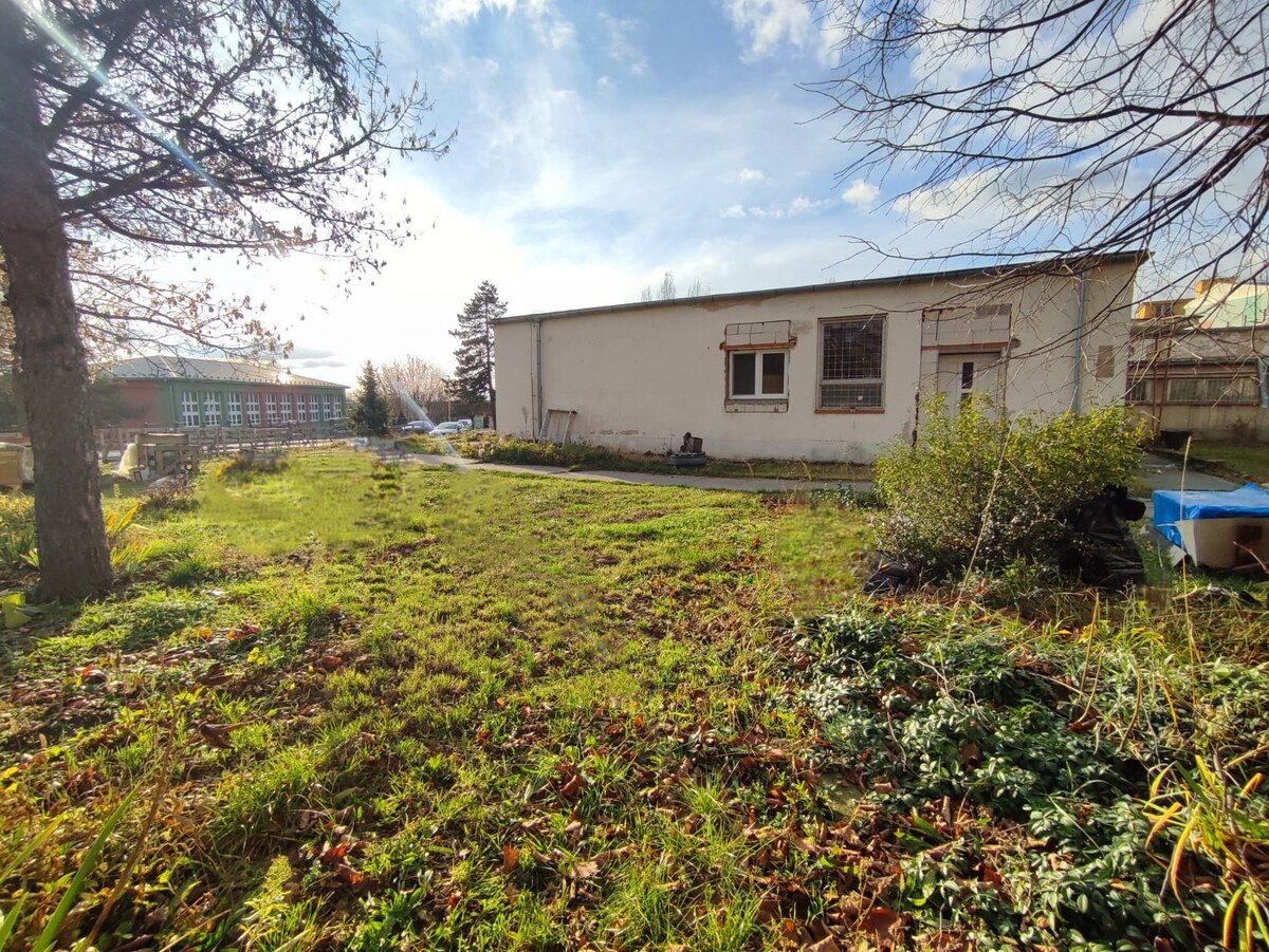 Na predaj podnikateľský priestor neďaleko centra  mesta Holíč — foto 19
