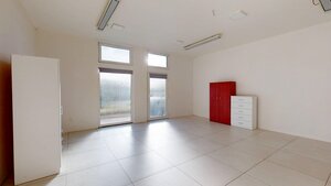 Na predaj podnikateľský priestor neďaleko centra  mesta Holíč — foto 3