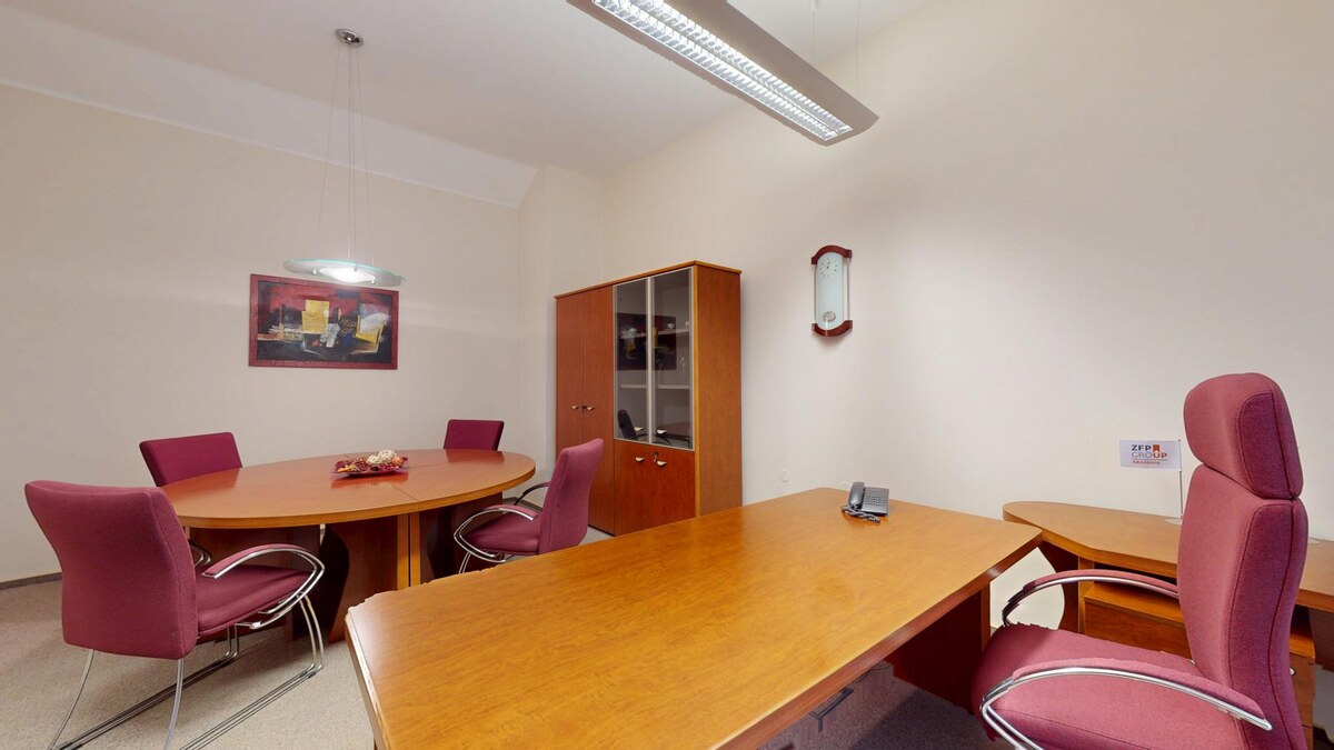 Na predaj administratívna budova v centre mesta Holíč. — foto 20