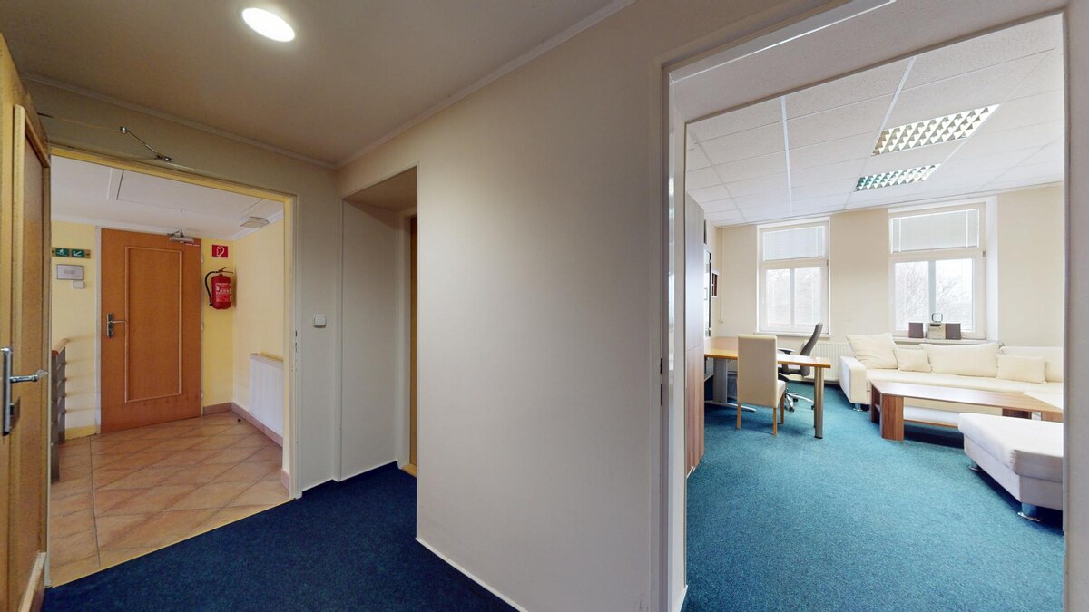 Na predaj administratívna budova v centre mesta Holíč. — foto 24