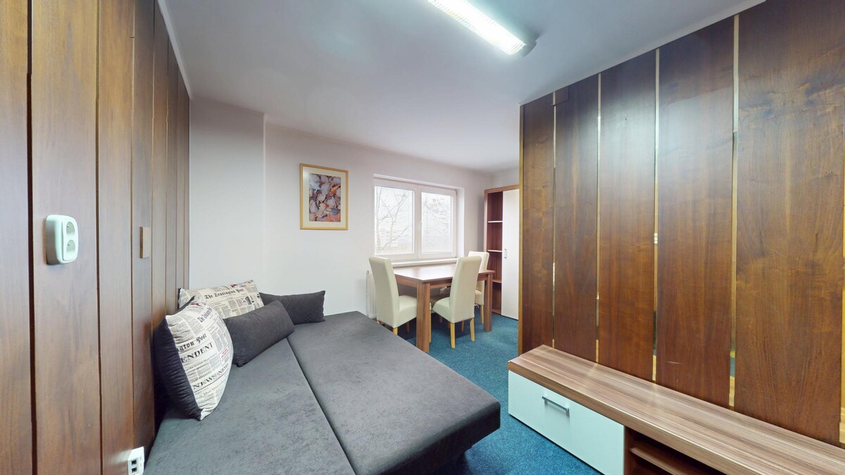 Na predaj administratívna budova v centre mesta Holíč. — foto 26