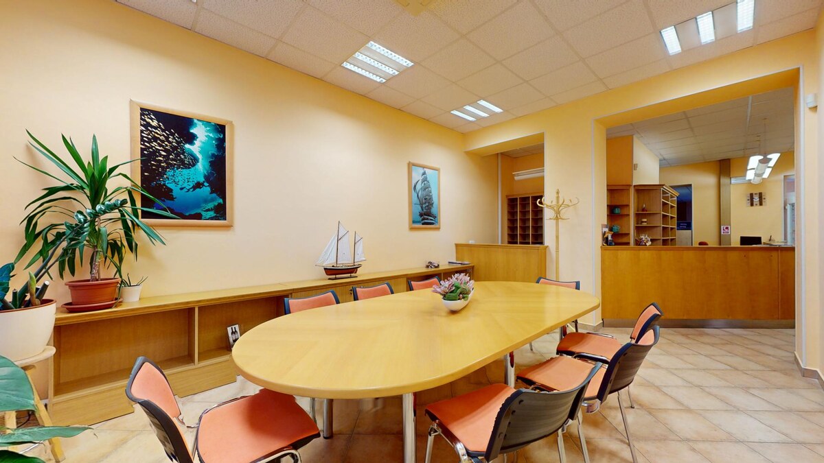 Na predaj administratívna budova v centre mesta Holíč. — foto 6