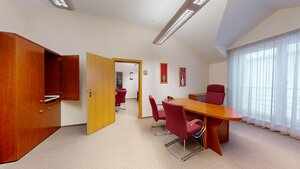 Na predaj administratívna budova v centre mesta Holíč. — foto 19