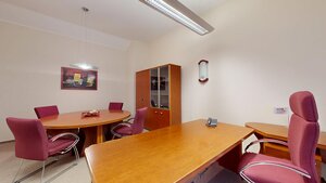 Na predaj administratívna budova v centre mesta Holíč. — foto 20