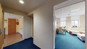 Na predaj administratívna budova v centre mesta Holíč. — foto 24