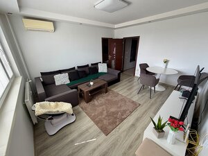 ZNÍŽENÁ CENA! Prerobený 3 izbový byt s loggiou v meste Komárno — foto 1