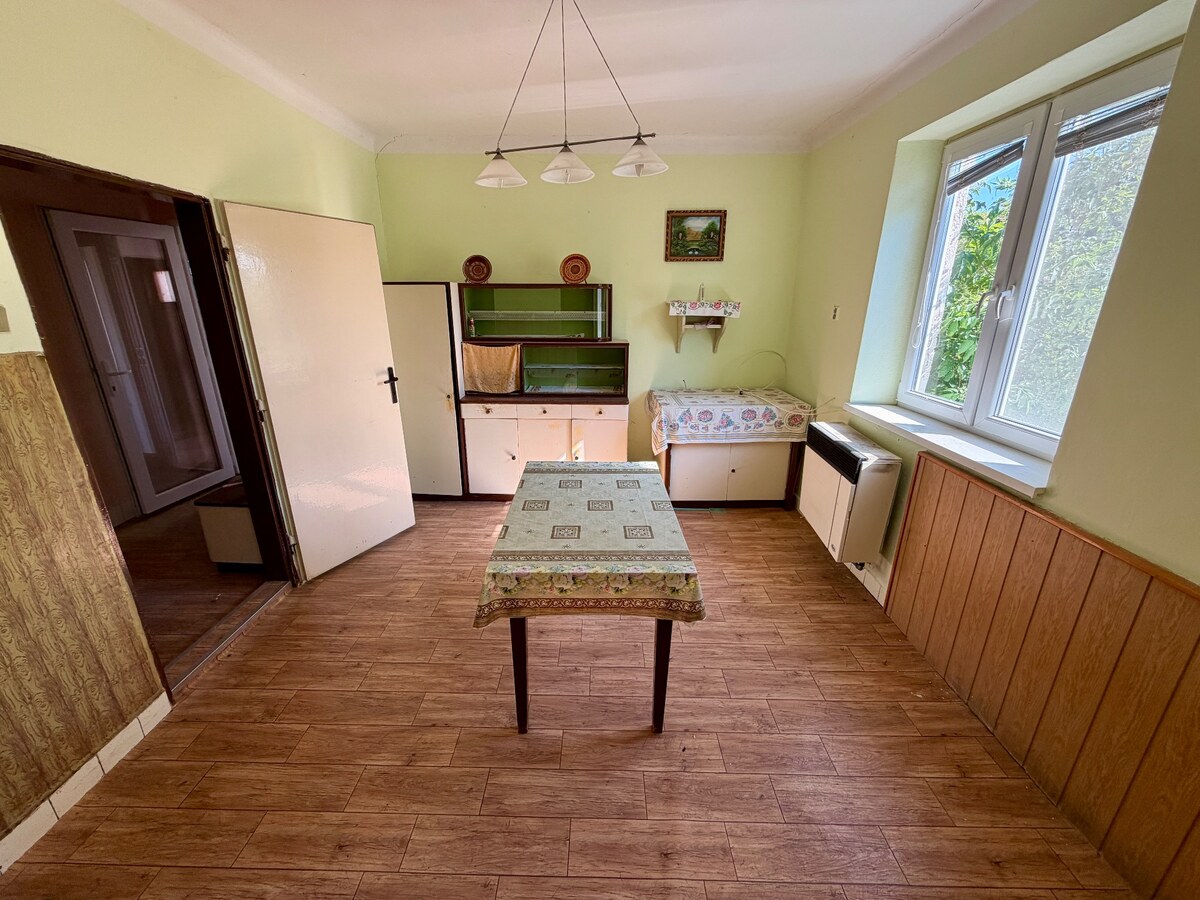 3 izbový rodinný dom v obci Bešeňov — foto 5