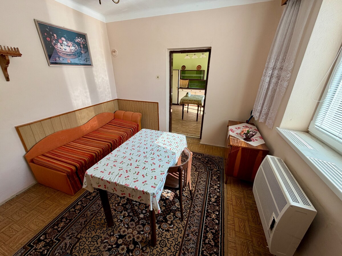 3 izbový rodinný dom v obci Bešeňov — foto 6