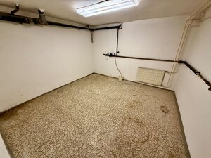 Budova obchodu a služieb v centre Nových Zámkov — foto 18