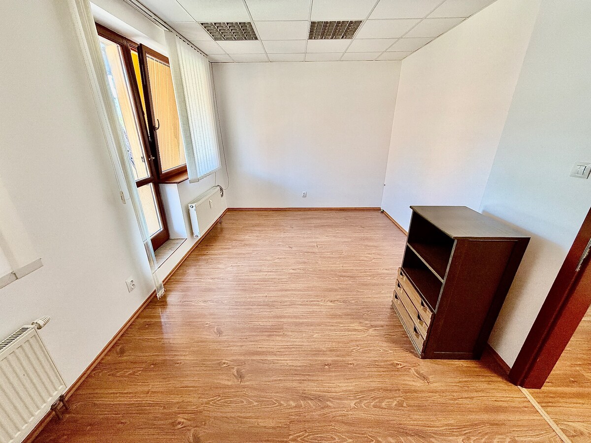 Kancelárske priestory v centre mesta Nové Zámky — foto 3