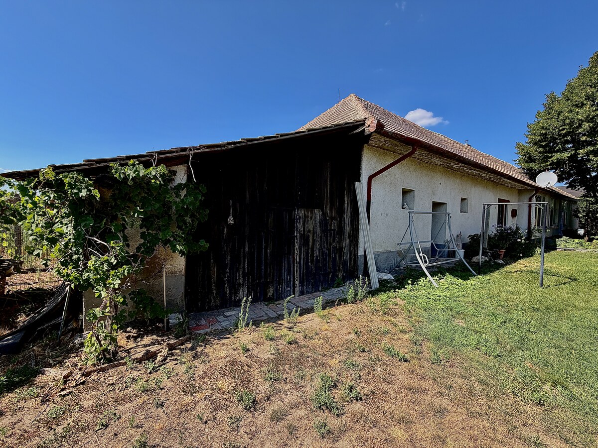 3 izbový rodinný dom v obci Imeľ — foto 3