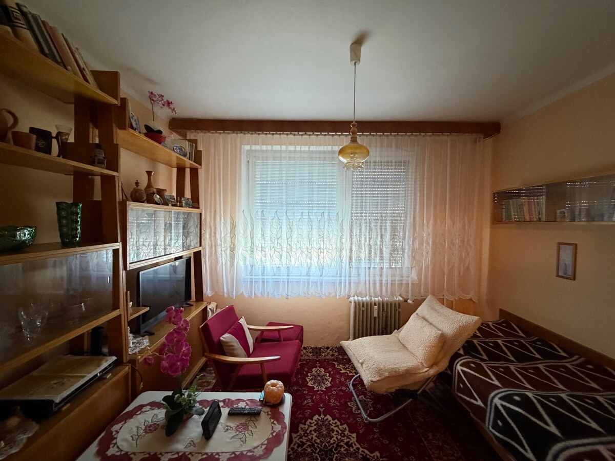 2 izbový byt pri vlakovej stanici v Nových Zámkoch — foto 2
