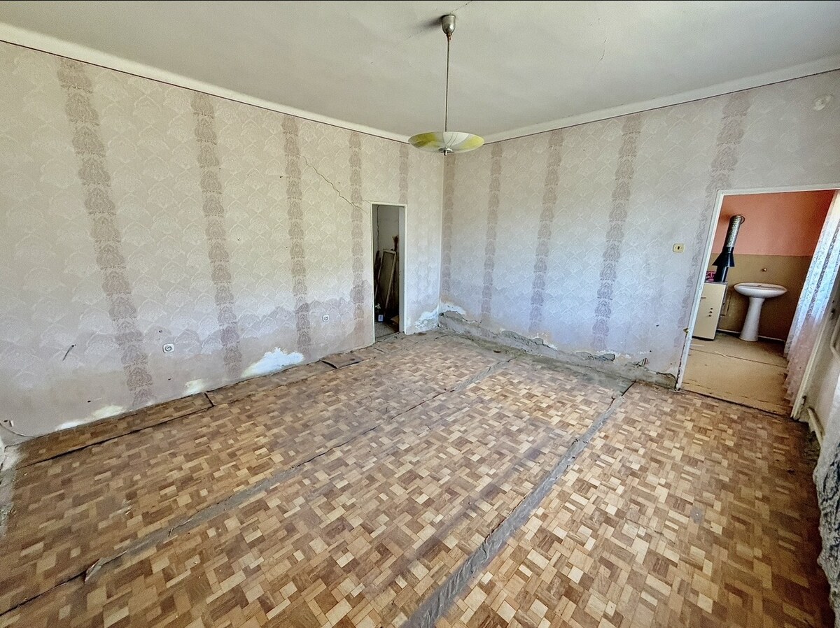 5 izbový rodinný dom s veľkým pozemkom v obci Tvrdošovce — foto 14