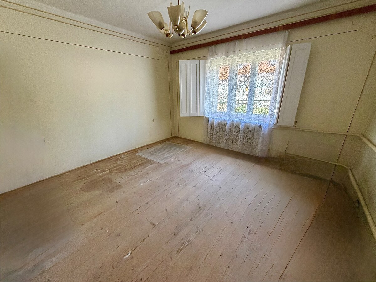 5 izbový rodinný dom s veľkým pozemkom v obci Tvrdošovce — foto 15