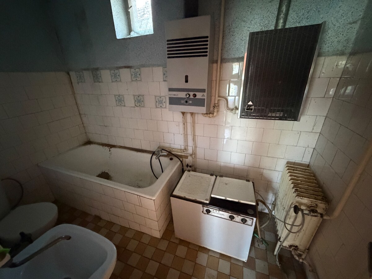 5 izbový rodinný dom s veľkým pozemkom v obci Tvrdošovce — foto 9