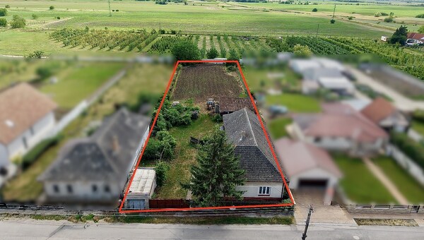5 izbový rodinný dom s veľkým pozemkom v obci Tvrdošovce
