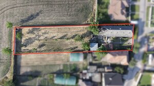 Rodinný dom s veľkým pozemkom v meste Nesvady — foto 3