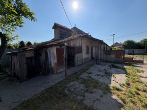 Rodinný dom s veľkým pozemkom v meste Nesvady — foto 5