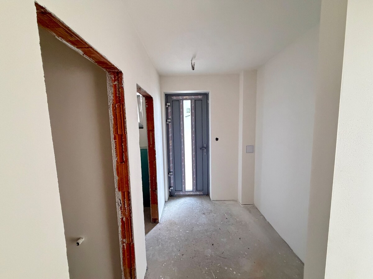 Predám 5 izbový rodinný dom v Nových Zámkoch — foto 13