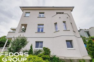 Predam 5 izbovy rodinny dom v Galante — foto 1