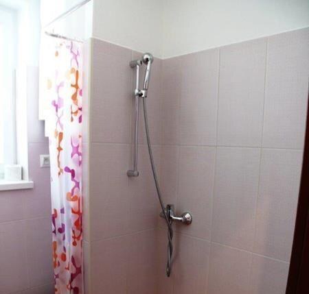 Ponúkam na predaj komplet zariadenú garsónku o rozlohe 20m2 — foto 2