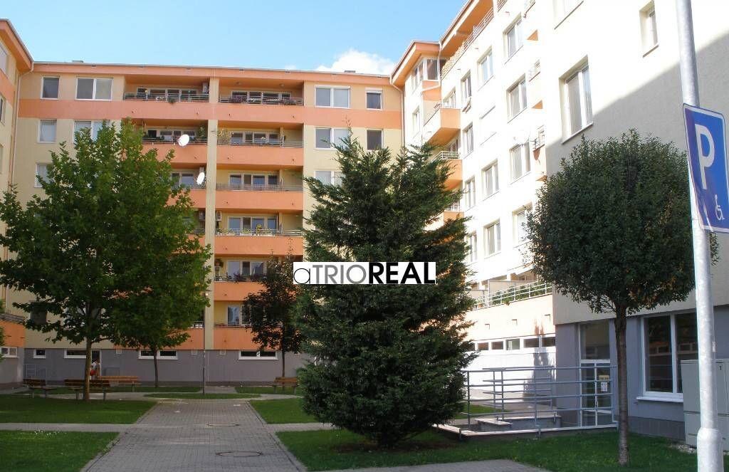 4 IZB BYT - NA KRIZOVATKACH - NOVOSTAVBA 2006! aTRIOREAL — foto 3