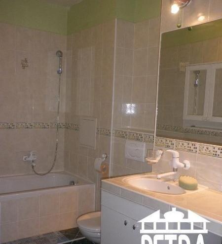V tehlovej bytovke zrekonštruovaný 3 izbový byt — foto 2