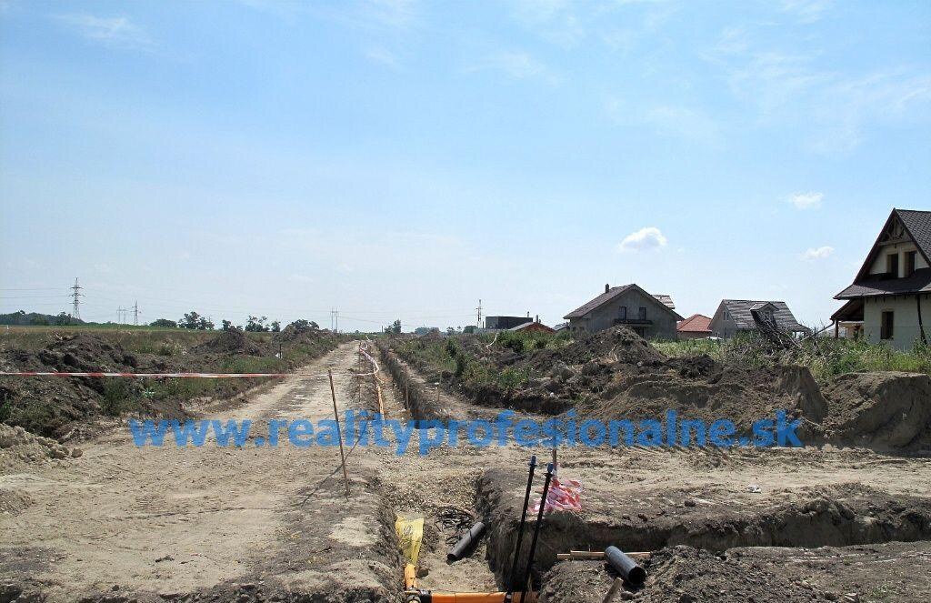 Pozemok 529 m2, Hrubý Šúr, predaj slnečného pozemku — foto 3