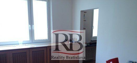 1-izbový byt, Saratovská, Bratislava IV — foto 3