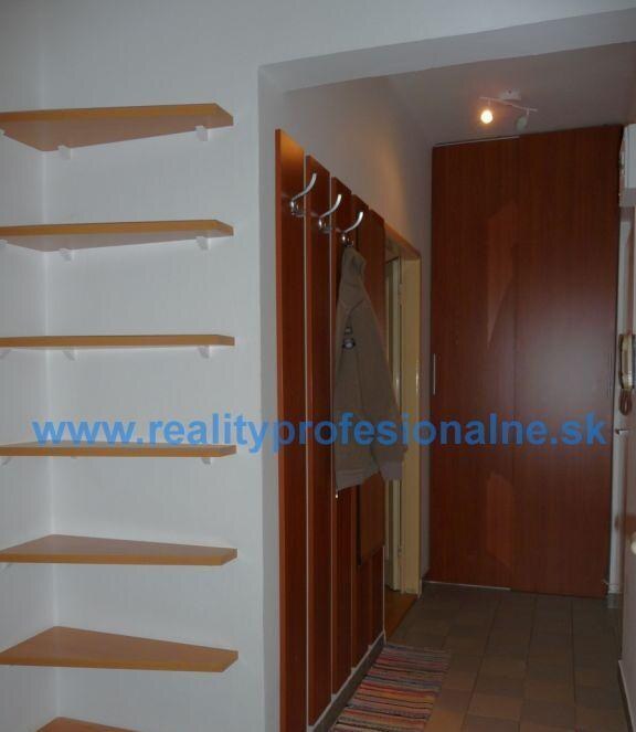 1 izbový byt, Bratislava - Ružinov, prenájom bytu vo výbornej lokalite — foto 2