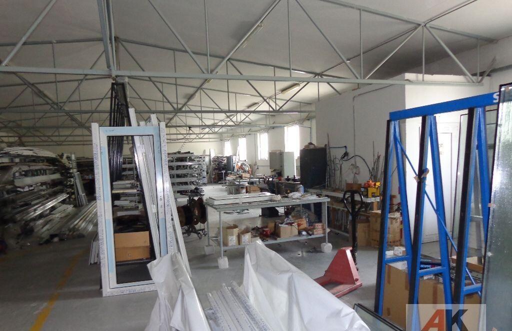 Na prenájom výrobná hala alebo sklad o výmere 520m2 pozemok 1600m2 Nový Život, E — foto 4