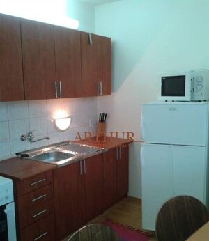 ARTHUR - 2 izb. byt, Nám. Hr. SAMOSTATNÉ IZBY — foto 2