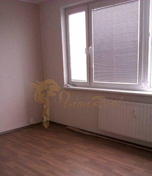 1-izb. Vígľašská, Petržalka, po rekonštrukcii — foto 1