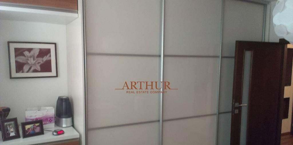 ARTHUR - Klimatizovaný 3 izb. byt, Jégeho ul. PARKOVACIE MIESTO — foto 4