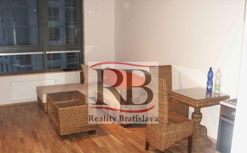 2-izbový byt, Plynarenská, Bratislava II — foto 3