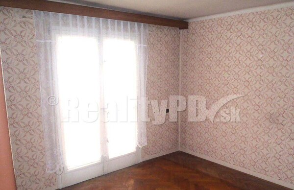2 izbový byt Dubnica nad Váhom na predaj, 47 m2 ZÁHRADKA pred bytovým domom!