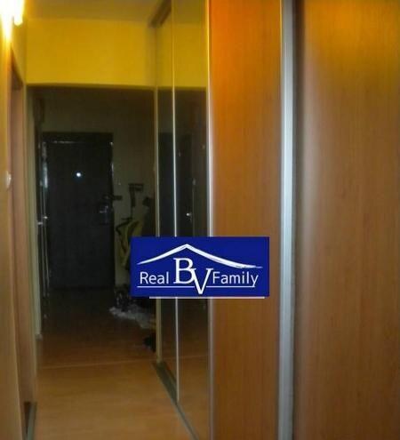 Petržalka-3 izbový byt-Mlynarovičova ulica-výhľad na Hrad, Slavín — foto 2