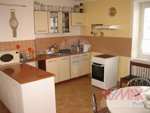 3 izb. byt, 91 m2, tehlova bytovka, 2 balkóny, čiastočná rekonštrukcia, MT-centrum — foto 1