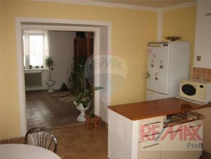 3 izb. byt, 91 m2, tehlova bytovka, 2 balkóny, čiastočná rekonštrukcia, MT-centrum — foto 2
